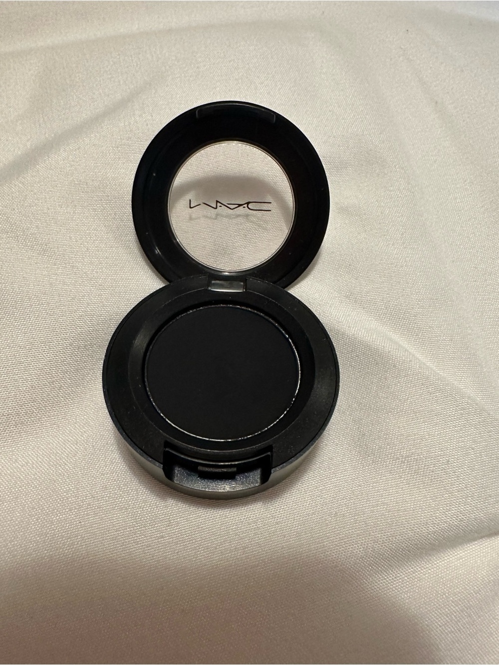 MAC Cosmetics Black Matte Eyeshadow - Intense Black Shade